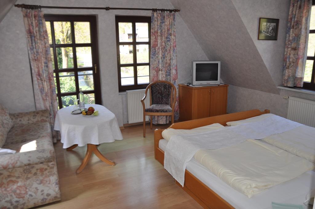Hotel Gutsschänke Sennerhof Oberwesel Exterior foto